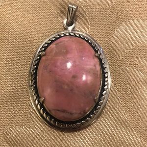 Oval rose quartz pendant